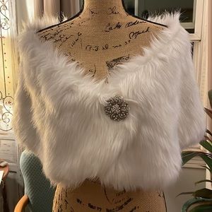 Gorgeous shawl with brooch ( bag D)